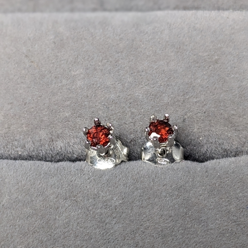 3mm Natural Orangish Pyrope Garnet Stud Earrings in Sterling Silver New